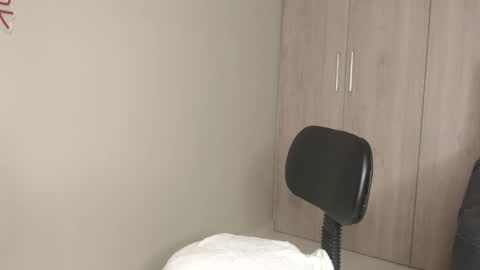 emile_239 online show from 2, 10, 2025