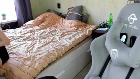 emili_sweet__ online show from 1, 3, 2025