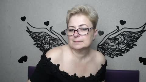 EmiliaGree online show from 10, 4, 2026