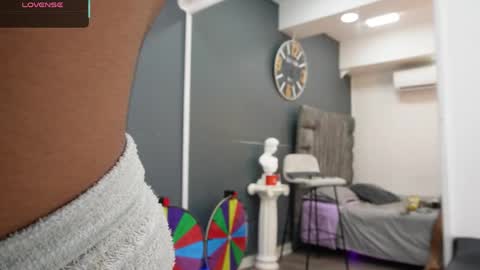 Emilio online show from 10, 4, 2026