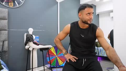 Snapshot of emilio_brandon chatting on 15, 5, 2026 Emilio online show from 15, 5, 2026