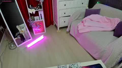 Emiliya online show from 3, 12, 2024