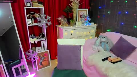 Emiliya online show from 12, 12, 2024