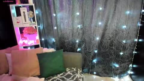 Emiliya online show from 8, 2, 2025