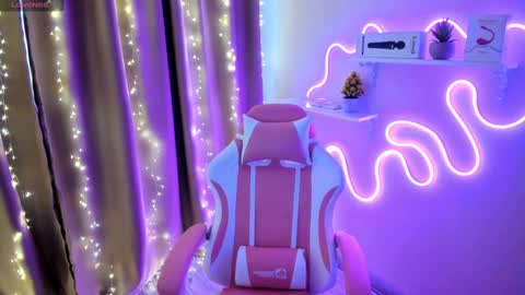 Emiliya online show from 23, 2, 2025