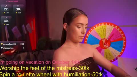 Snapshot of emiliyaroude chatting on 8, 10, 2025  Emiliya  online show from 8, 10, 2025