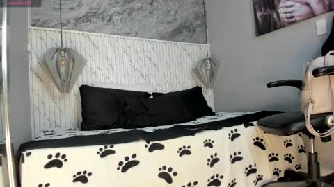 emilly_mell online show from 15, 9, 2025