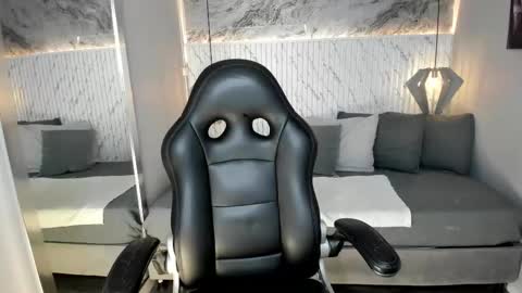 emilly_mell online show from 18, 9, 2025