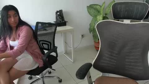 Emilly  online show from 22, 7, 2026