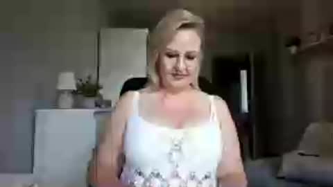 EmillyLove online show from 17, 7, 2026