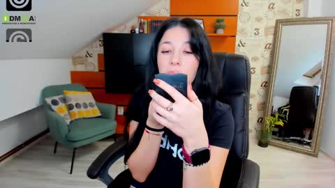 EmillyTaylor online show from 10, 2, 2025