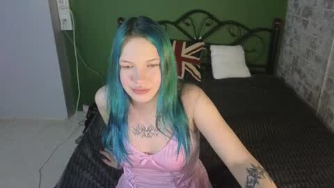 Snapshot of emily__hamilton chatting on 25, 6, 2026 Emily online show from 25, 6, 2026