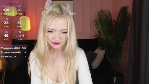 Snapshot of emily_air chatting on 25, 12, 2024 Emily online show from 25, 12, 2024