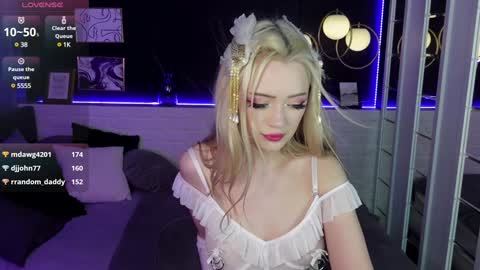 Snapshot of emily_air chatting on 31, 1, 2025 Emily online show from 31, 1, 2025