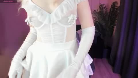 Snapshot of emily_air chatting on 28, 2, 2025 Emily online show from 28, 2, 2025