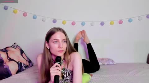 emily_and_ilumi online show from 27, 12, 2024