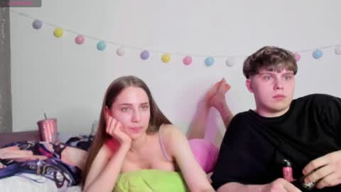 emily_and_ilumi online show from 4, 1, 2025