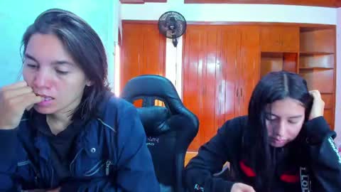 Emily and Soffy online show from 16, 7, 2026