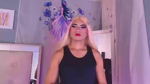 Snapshot of emily_castillo1_ chatting on 20, 3, 2026 emily_castillo1_ online show from 20, 3, 2026