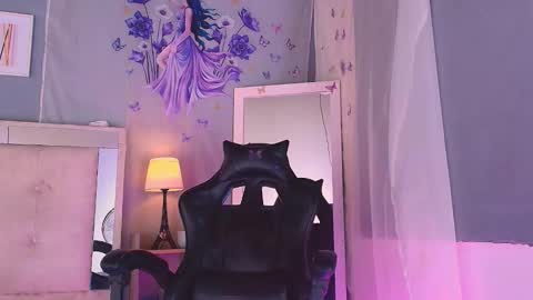 Snapshot of emily_castillo1_ chatting on 21, 3, 2026 emily_castillo1_ online show from 21, 3, 2026