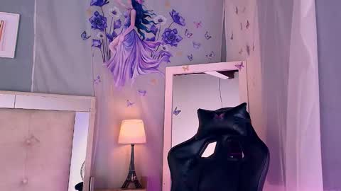 Snapshot of emily_castillo1_ chatting on 25, 3, 2026 emily_castillo1_ online show from 25, 3, 2026