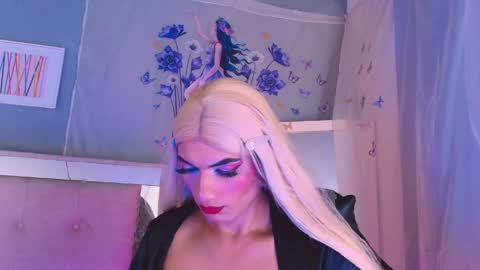 Snapshot of emily_castillo1_ chatting on 7, 4, 2026 emily_castillo1_ online show from 7, 4, 2026