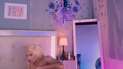 Snapshot of emily_castillo1_ chatting on 6, 5, 2026 emily_castillo1_ online show from 6, 5, 2026