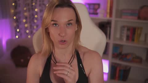 Em -  online show from 26, 12, 2024