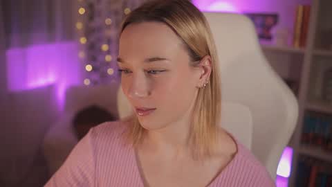 Em -  online show from 1, 1, 2025