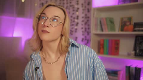 Em -  online show from 5, 1, 2025