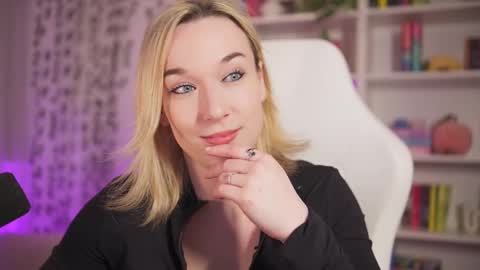 Em -  online show from 10, 2, 2025