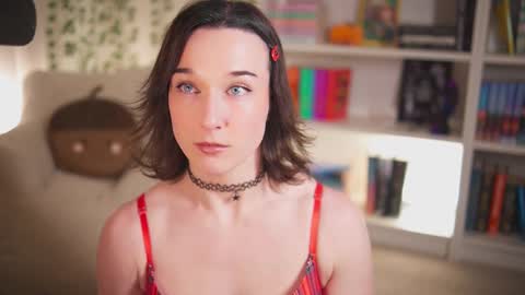 Em -  online show from 5, 3, 2025