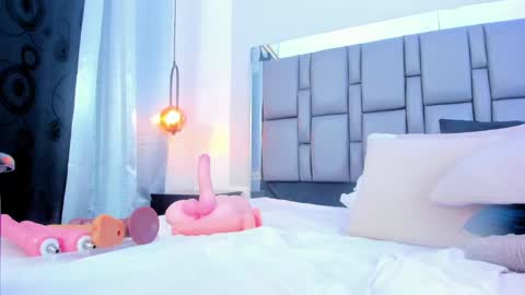 Emi  online show from 21, 1, 2025