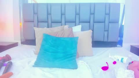 Emi  online show from 24, 1, 2025