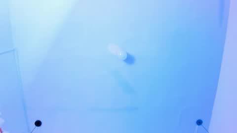 Emi  online show from 6, 3, 2025