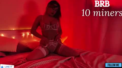 Snapshot of emily_gin chatting on 1, 10, 2025 EMILY online show from 1, 10, 2025