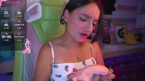 Snapshot of emily_jonexs_ chatting on 14, 2, 2026 mily online show from 14, 2, 2026