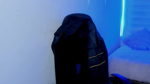 emily_lindey online show from 19, 1, 2026