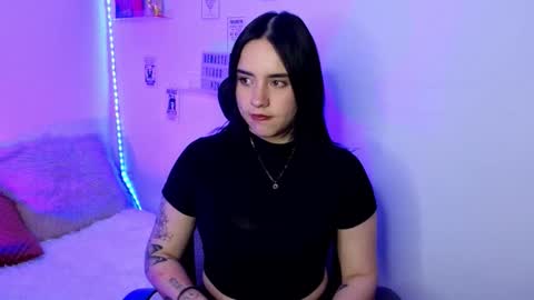 Emily Lindey online show from 9, 3, 2026