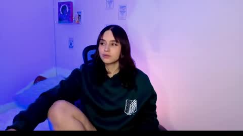Emily Lindey online show from 10, 5, 2026