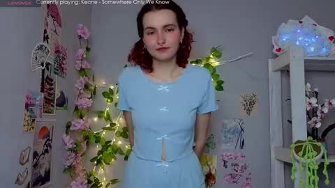 Snapshot of emily_lune chatting on 6, 2, 2026 Emily online show from 6, 2, 2026