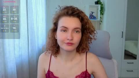 Snapshot of emily_lune chatting on 3, 6, 2026 Emily online show from 3, 6, 2026