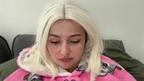 emily_morning_dew online show from 15, 11, 2025