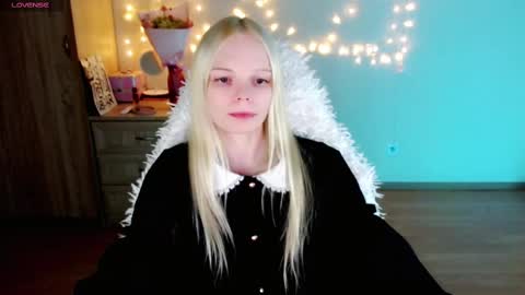 Lia online show from 1, 3, 2025