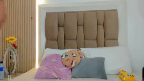 emily_rivas_ online show from 6, 4, 2026