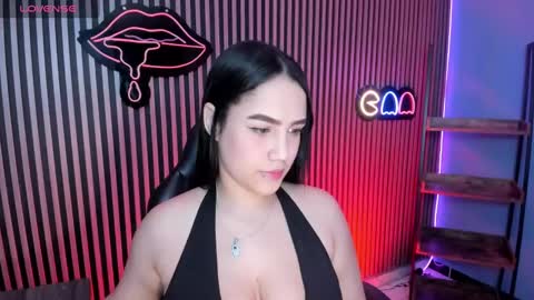 Snapshot of emily_roberts1 chatting on 2, 3, 2025 Emily online show from 2, 3, 2025