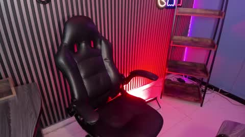 Snapshot of emily_roberts1 chatting on 7, 3, 2025 Emily online show from 7, 3, 2025