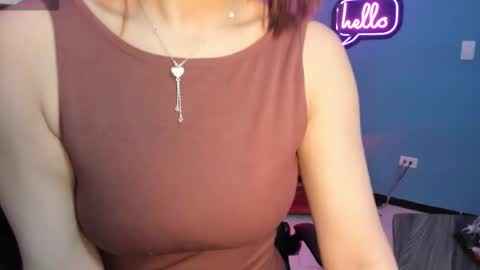 Snapshot of emily_roberts1 chatting on 13, 10, 2025 Emily online show from 13, 10, 2025