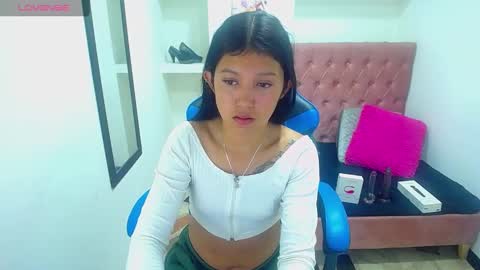 Snapshot of emily_rosse04 chatting on 27, 1, 2025 online show from 27, 1, 2025
