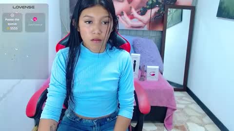 Snapshot of emily_rosse04 chatting on 10, 2, 2025 online show from 10, 2, 2025